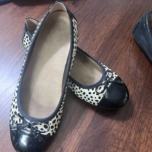 Vionic Black and White Polka Dot Flats